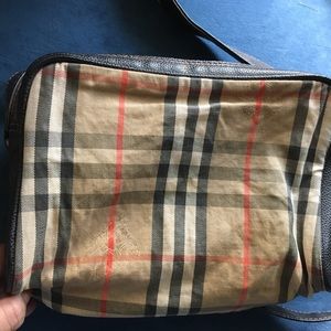 Vintage Burberrys body bag
